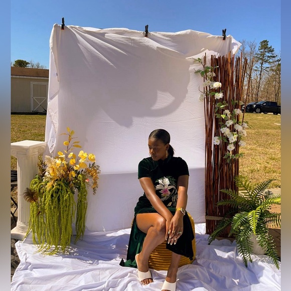 Green custom made velvet Japanese culturally inspired floral dress. Kimono style - Picture 2 of 7